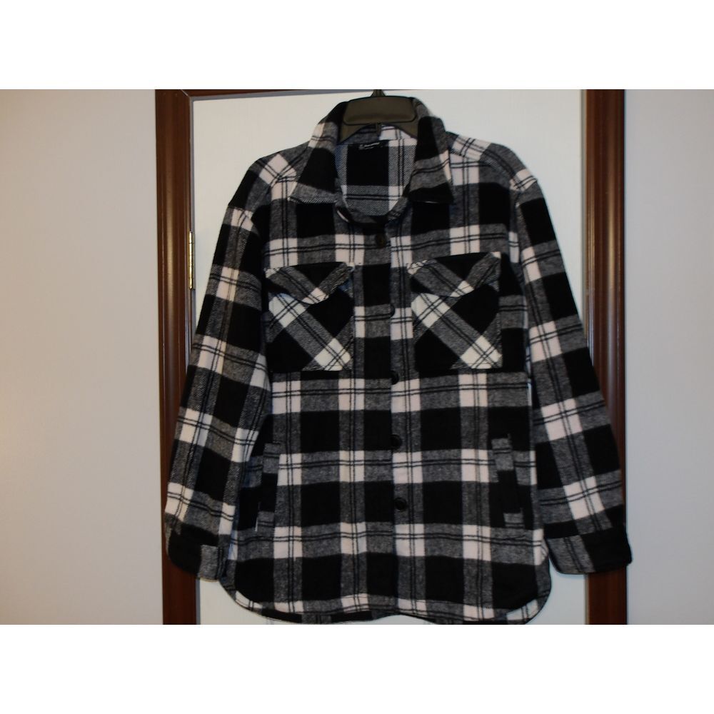 Cozy Black & White Buffalo Plaid Flannel‎ Shacket Button-Up Winter Coat